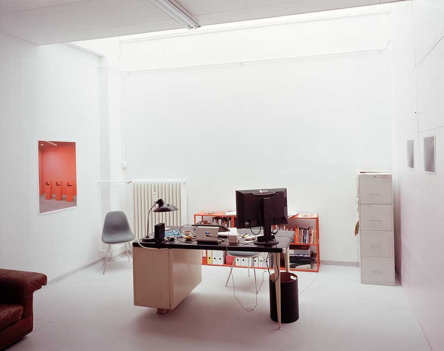 Difficult Times - o.T. (Studio), 2025, 40 x 50 cm