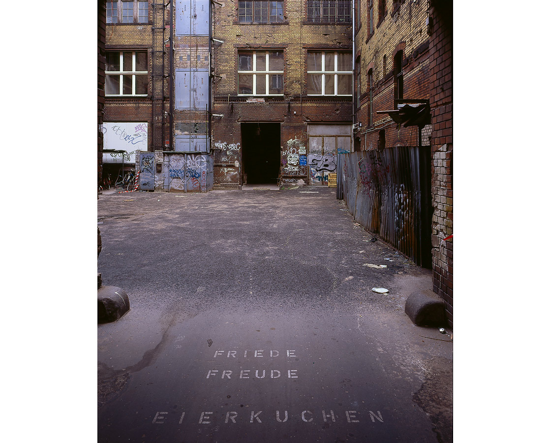 Temporary Spaces - Suicide Außen, 1997